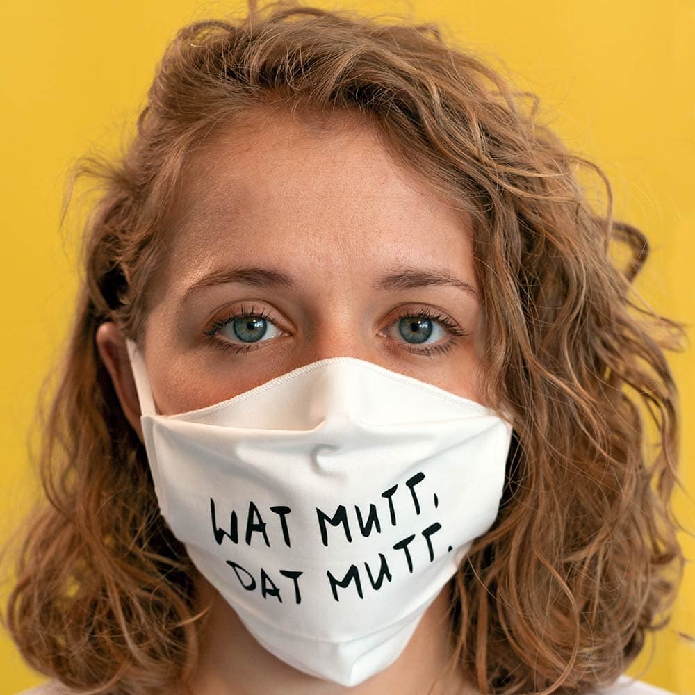 Recolution Schutzmaske aus Biobaumwolle weiss mit Schrift - Wat mutt dat mutt