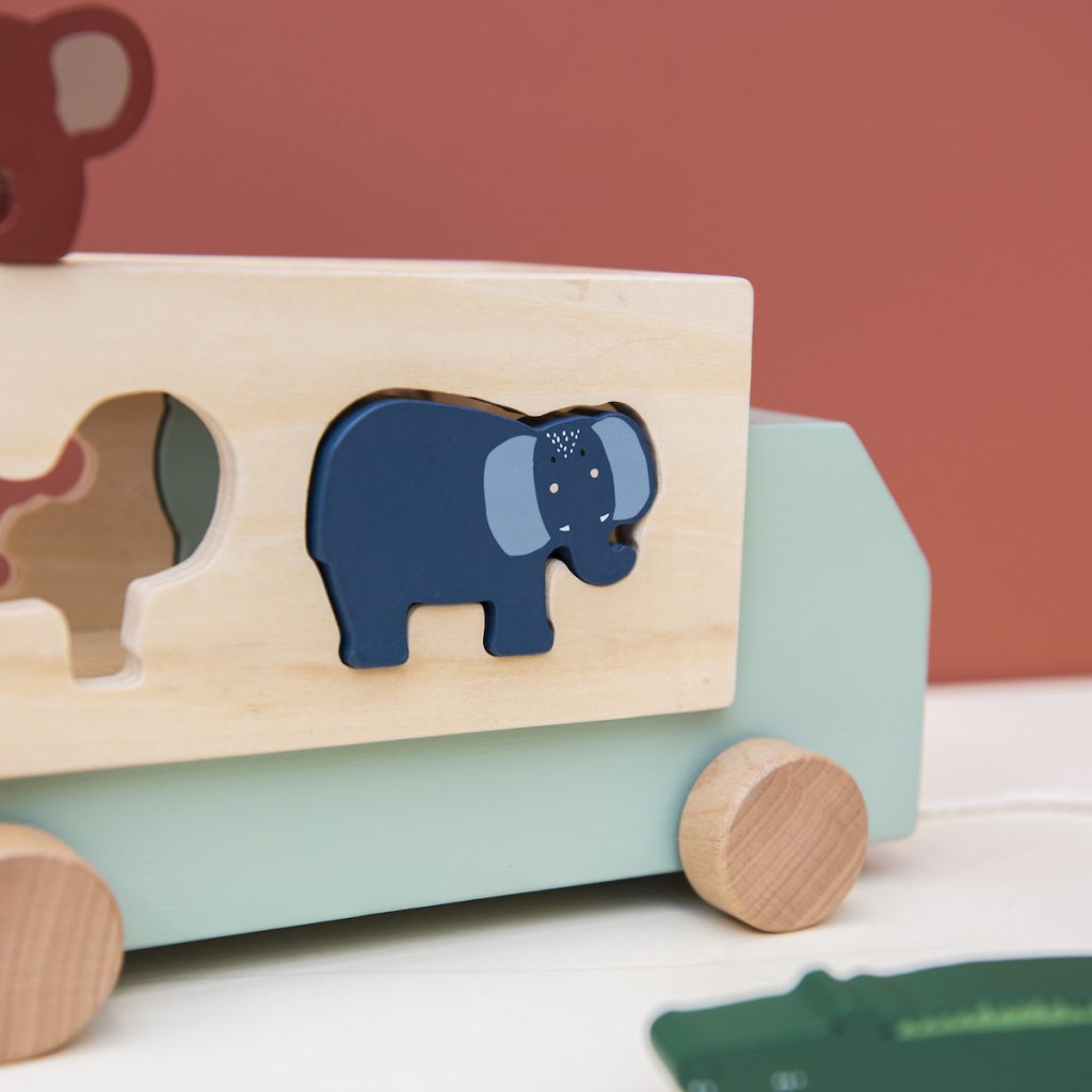 trixie-holz-lkw-mit-tieren-wooden-animal-truck-3