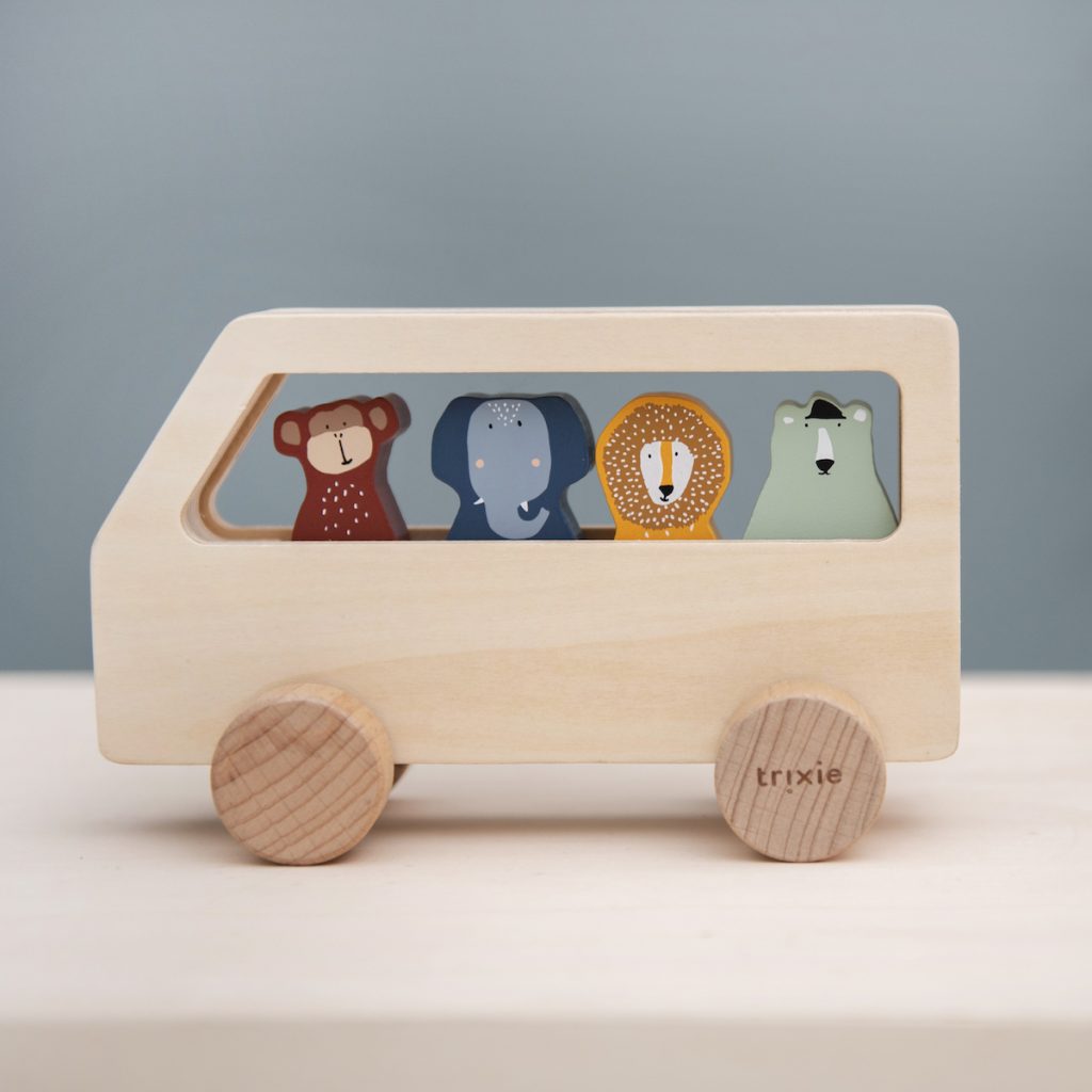 trixie-holzbus-mit-tieren-wooden-animal-bus-2