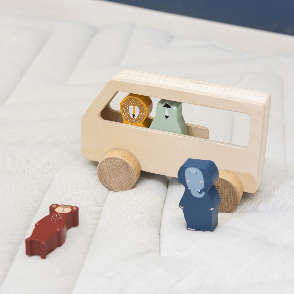 trixie-holzbus-mit-tieren-wooden-animal-bus-6