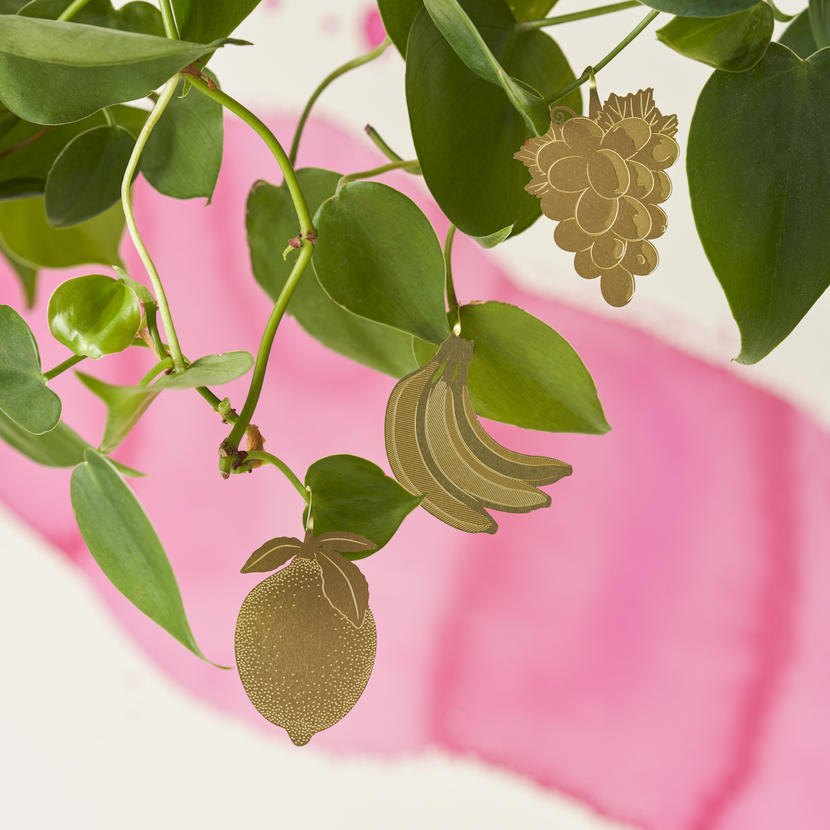 Another Studio Cute Fruits Yellow Trio - Pflanzendeko aus Messing Zitrone, Banane, Trauben