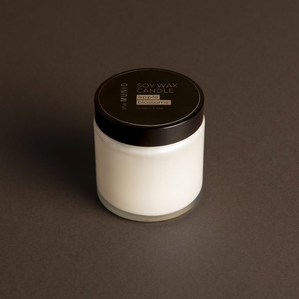 The Munio kleine Bio-Sojawachskerze mit Duft im Glas - Lindenblüten