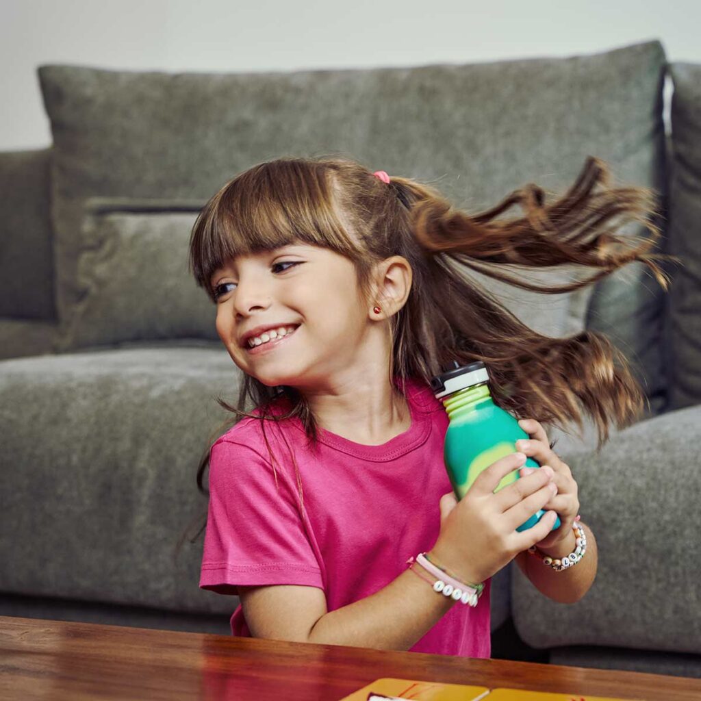 24Bottles Urban REactive 250ml - Kindertrinkflasche aus Edelstahl mit SportCap und Farbwechseleffekt gelb-grün