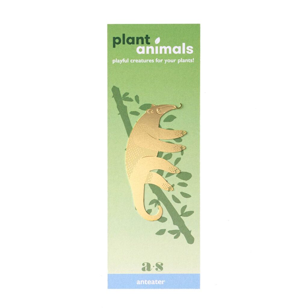 Plant Animal Ameisenbär – Pflanzendeko aus Messing auf Zimmerpflanze, verspieltes Accessoire für Urban Jungle Fans