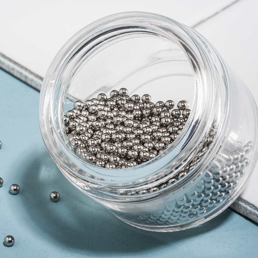 Wiederverwendbare Reinigungsperlen aus Edelstahl von soulbottles – plastikfrei, chemiefrei & ideal zur Reinigung von Glasflaschen