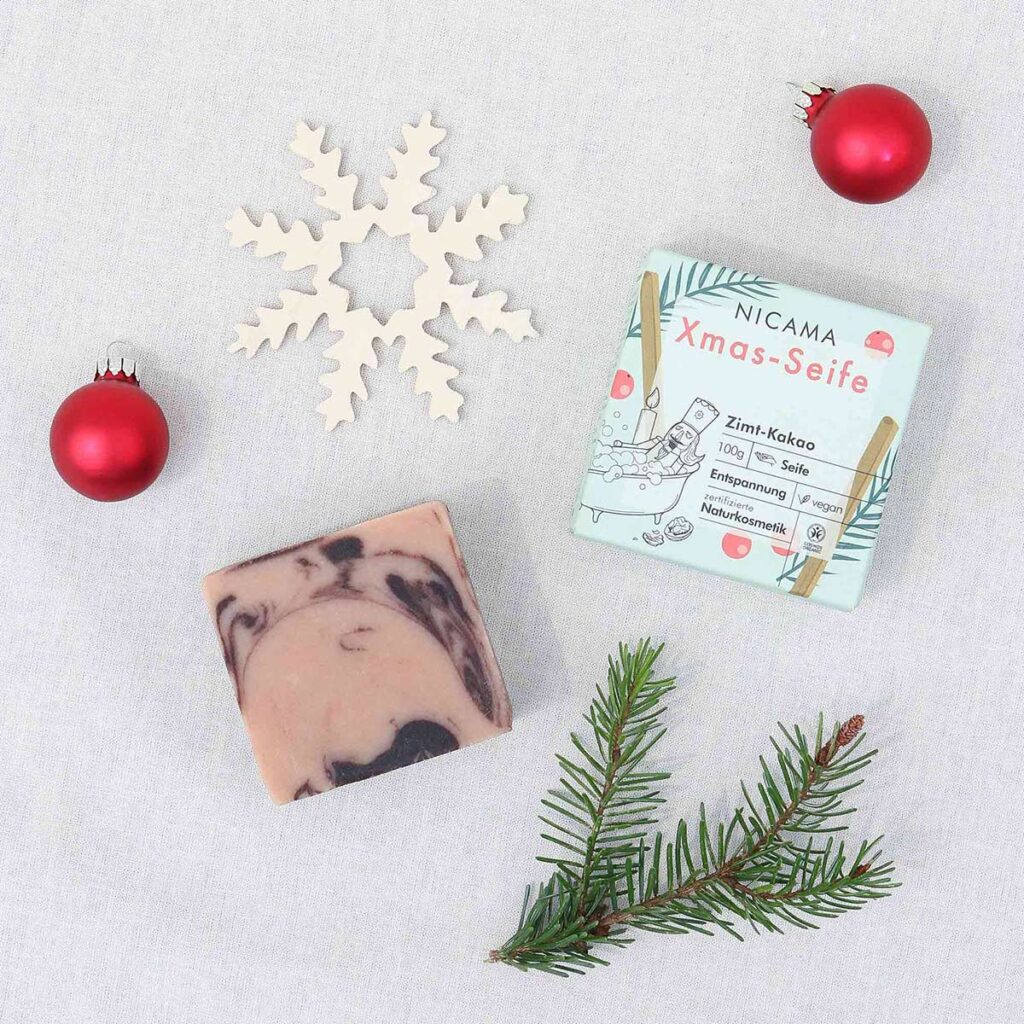Handgemachte Weihnachtsseife von NICAMA mit Zimt & Kakao – vegane, plastikfreie Naturseife als nachhaltiges Weihnachtsgeschenk