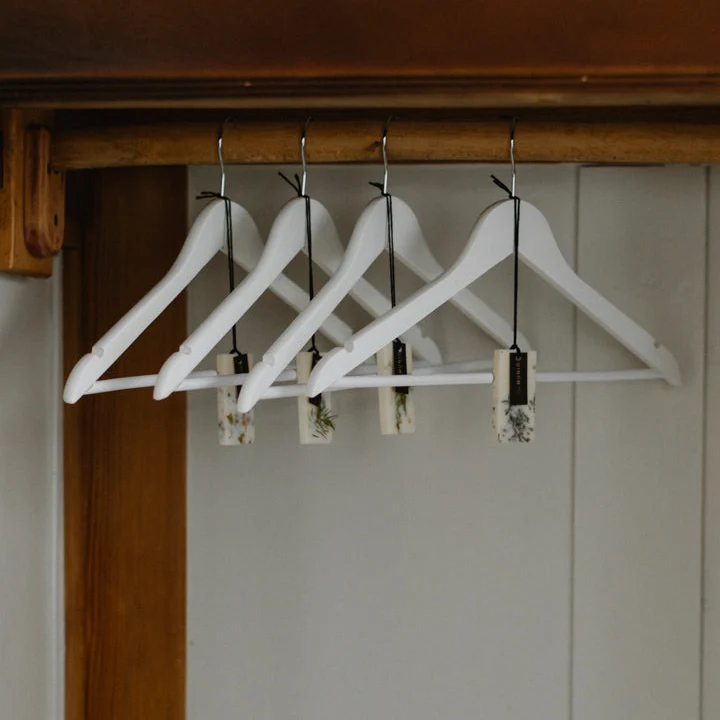 the Munio Wachsbarren als Raumduft und Lufterfrischer - für Kleiderschrank, Auto oder Wohnung